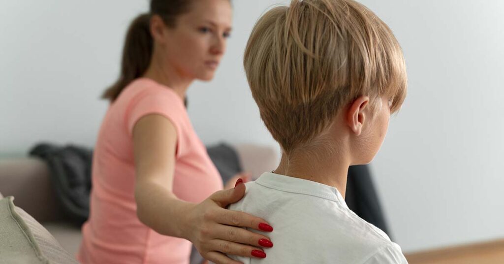 O que é escoliose precoce e como identificar os sinais em crianças? 2 O que e escoliose precoce e como identificar os sinais em criancas